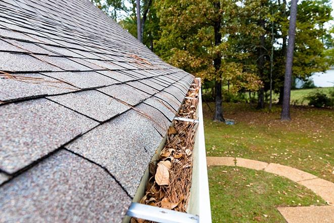 outdoor gutter maintenance and cleaning